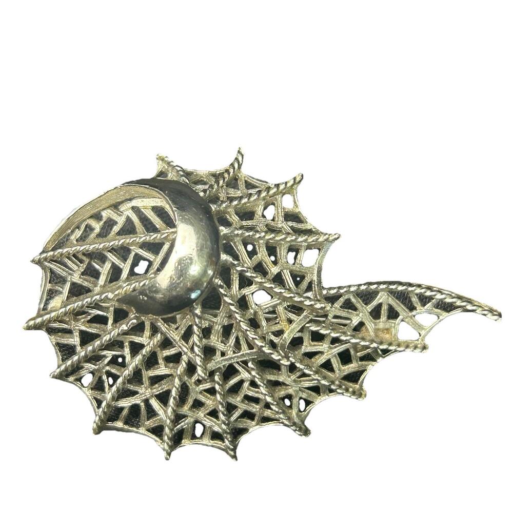 Vintage Gothic Spider Web Brooch Silver Tone Metal Halloween Costume Jewelry